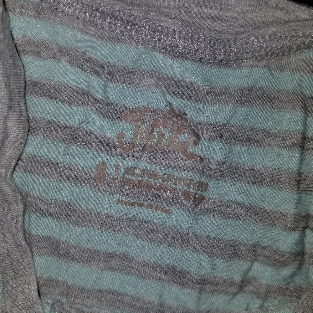 Justice Tee - Picture 2 of 3